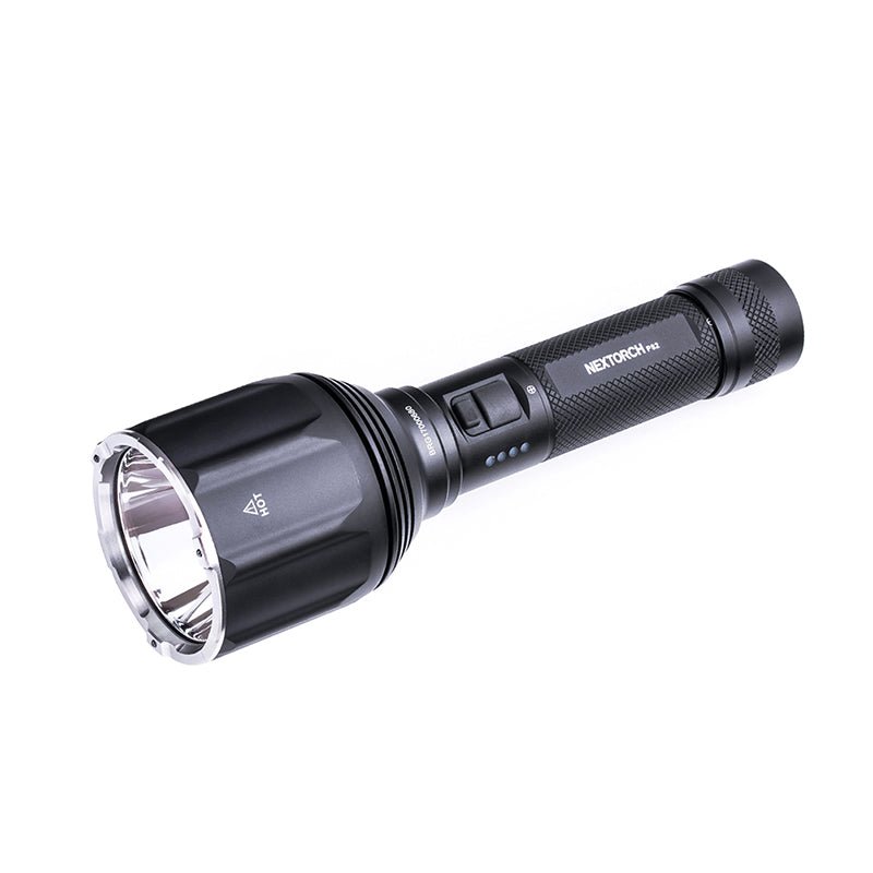 NEXTORCH P82 Dienst-Taschenlampe mit 1.100 m Leuchtweite – Seitenansicht