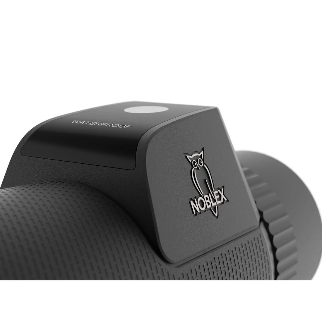 Noblex NM 7×42 C Kompass-Monokular, Detailansicht von Kompassgehäuse und Fokussierring