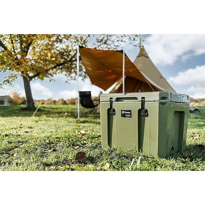Petromax KX50 Passiv-Kühlbox 50 Liter Oliv – Outdoor-Einsatz am Campingplatz