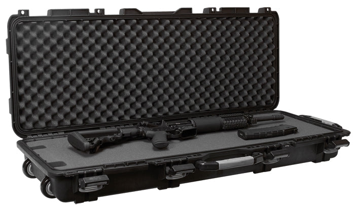 Plano Field Locker 44 Zoll – geöffneter Waffenkoffer mit Schaumstoffeinlagen