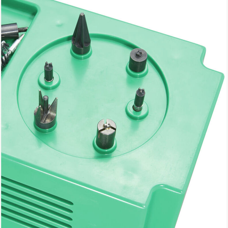 Sechs rotierende Stationen des RCBS Brass Boss mit Case-Prep-Werkzeugen