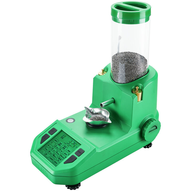 RCBS ChargeMaster Supreme beim Dosieren in die Waagschale