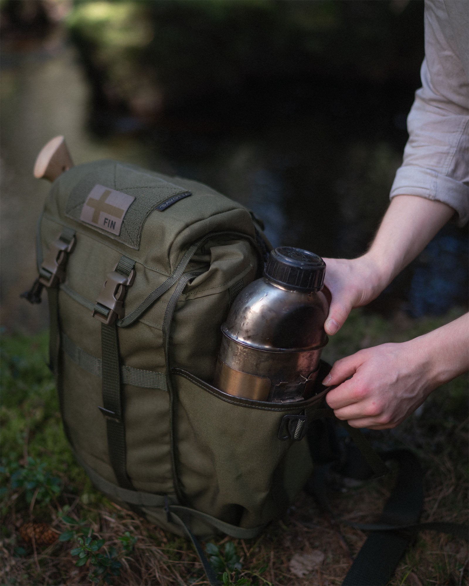 Savotta Kahakka 25L Olive – seitliche Tasche