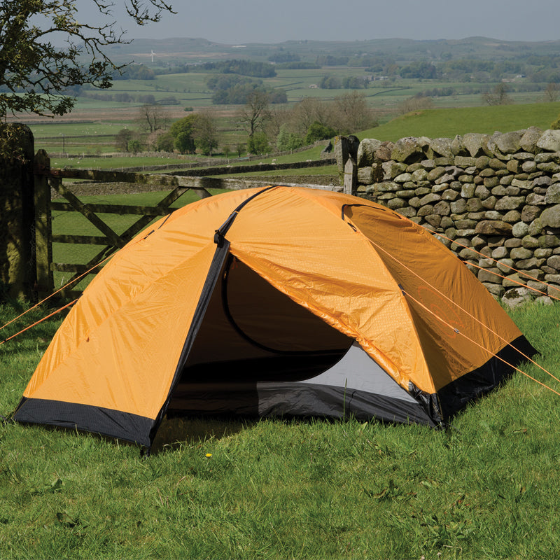 Snugpak Journey Trio Dreipersonenzelt in Sunburst Orange, Frontansicht