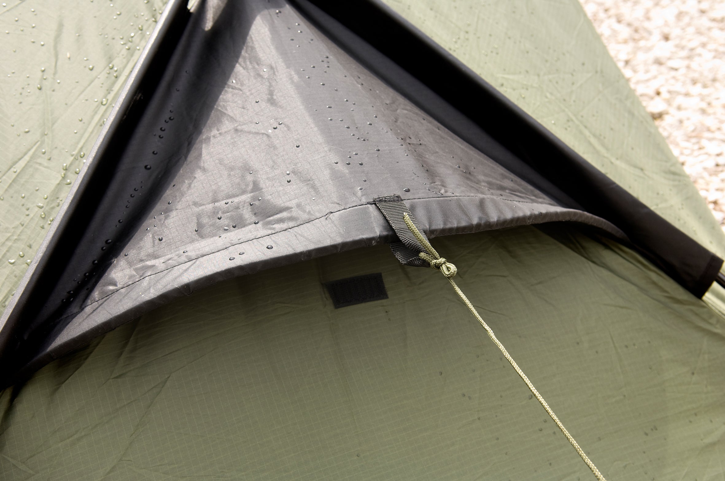 Snugpak Scorpion 3 IX WGTE – wasserabweisendes Außenzelt und Belüftungsdetail