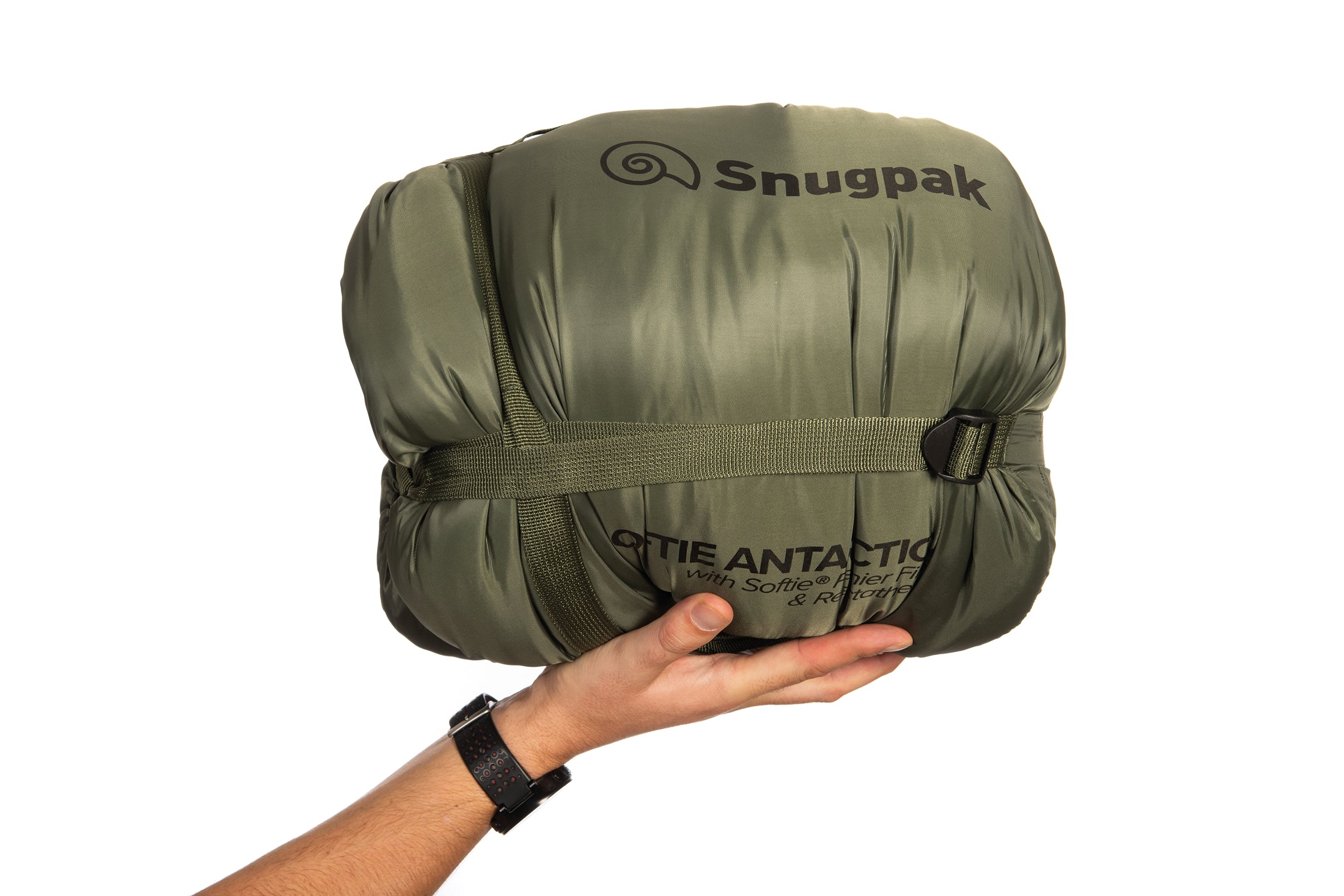 Snugpak Softie Antarctica Oliv im Kompressionssack als Packmaßvergleich