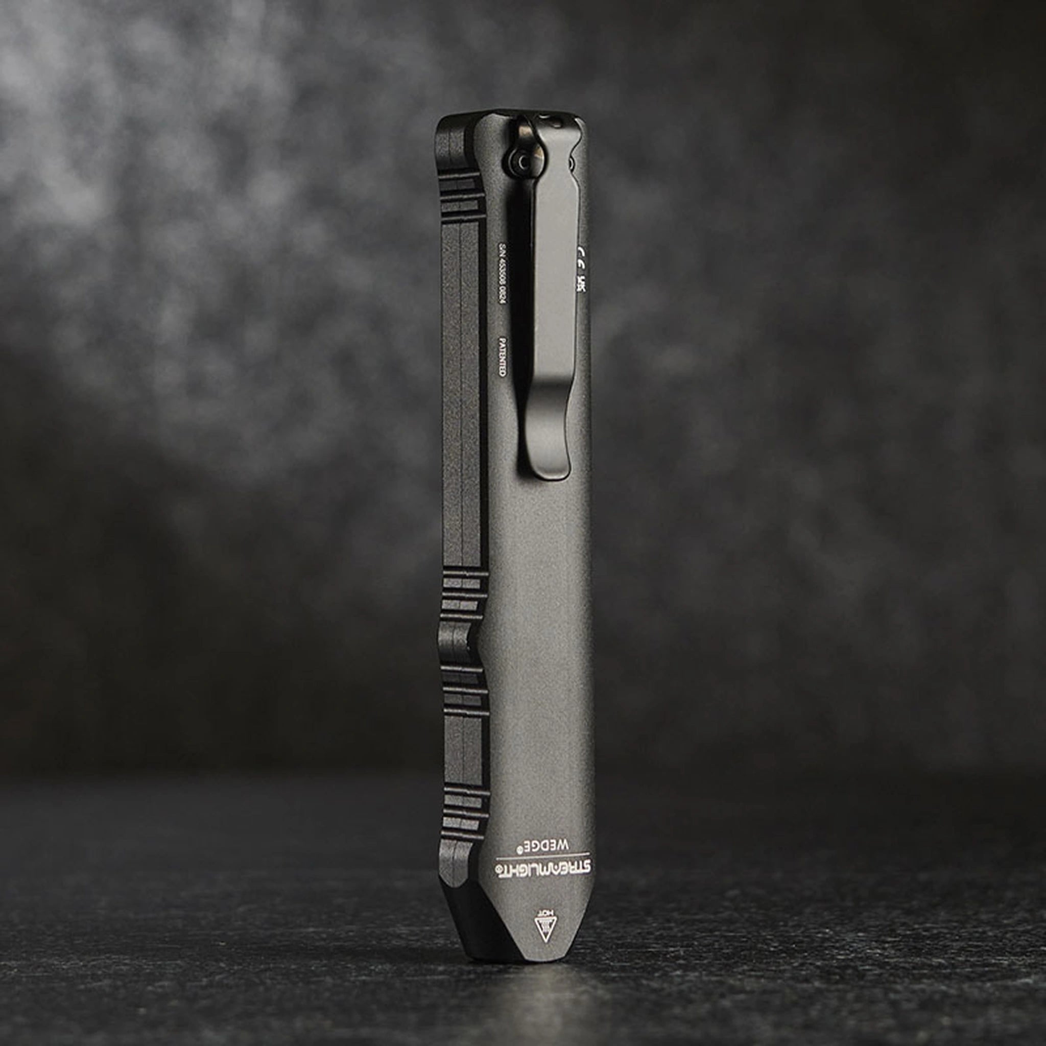 Schwarze Streamlight Wedge USB-C Taschenlampe in Hauptansicht