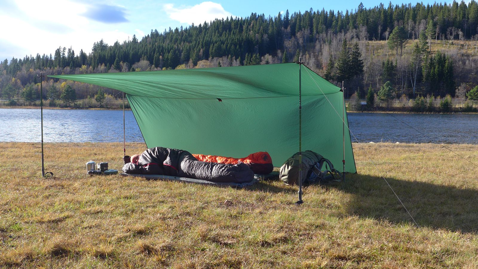 SwissPiranha MantaRay 10 als Windschutz aufgebaut