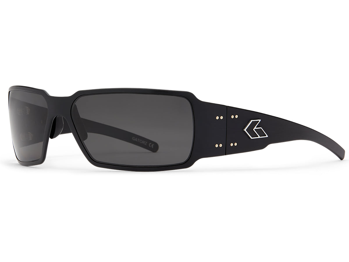 GATORZ Boxster – Schwarz eloxiert mit silbernem Logo / Smoke polarisiert